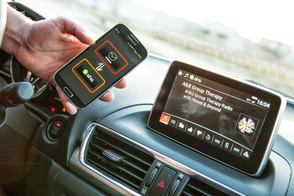Bluetooth-Kopplung im 2014er Mazda3 Sport G120 Revolution | Photo © Christoph Adamek/autofilou.at