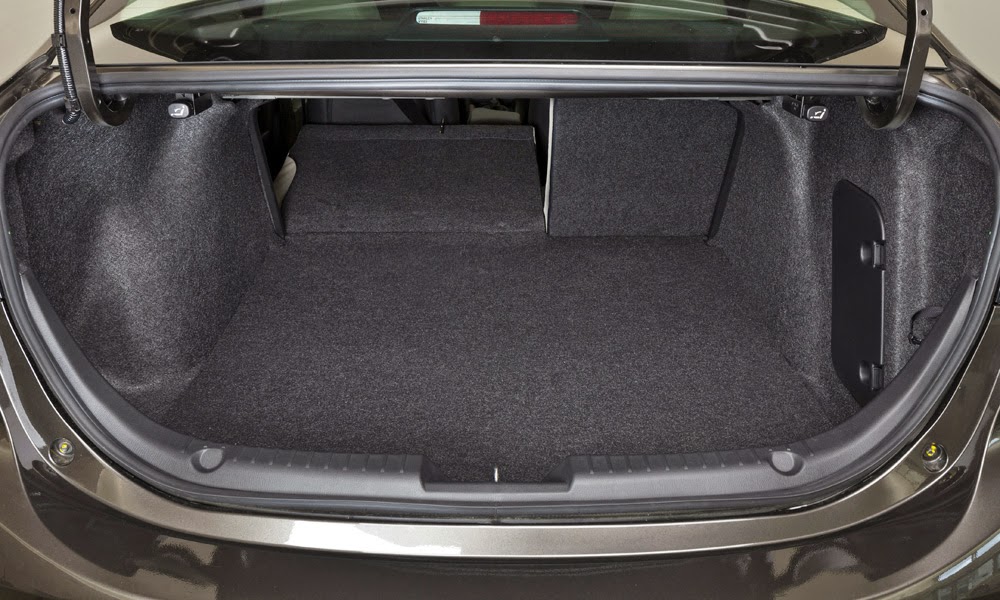 2014 Mazda3 Limousine Kofferraum | Photo © Mazda