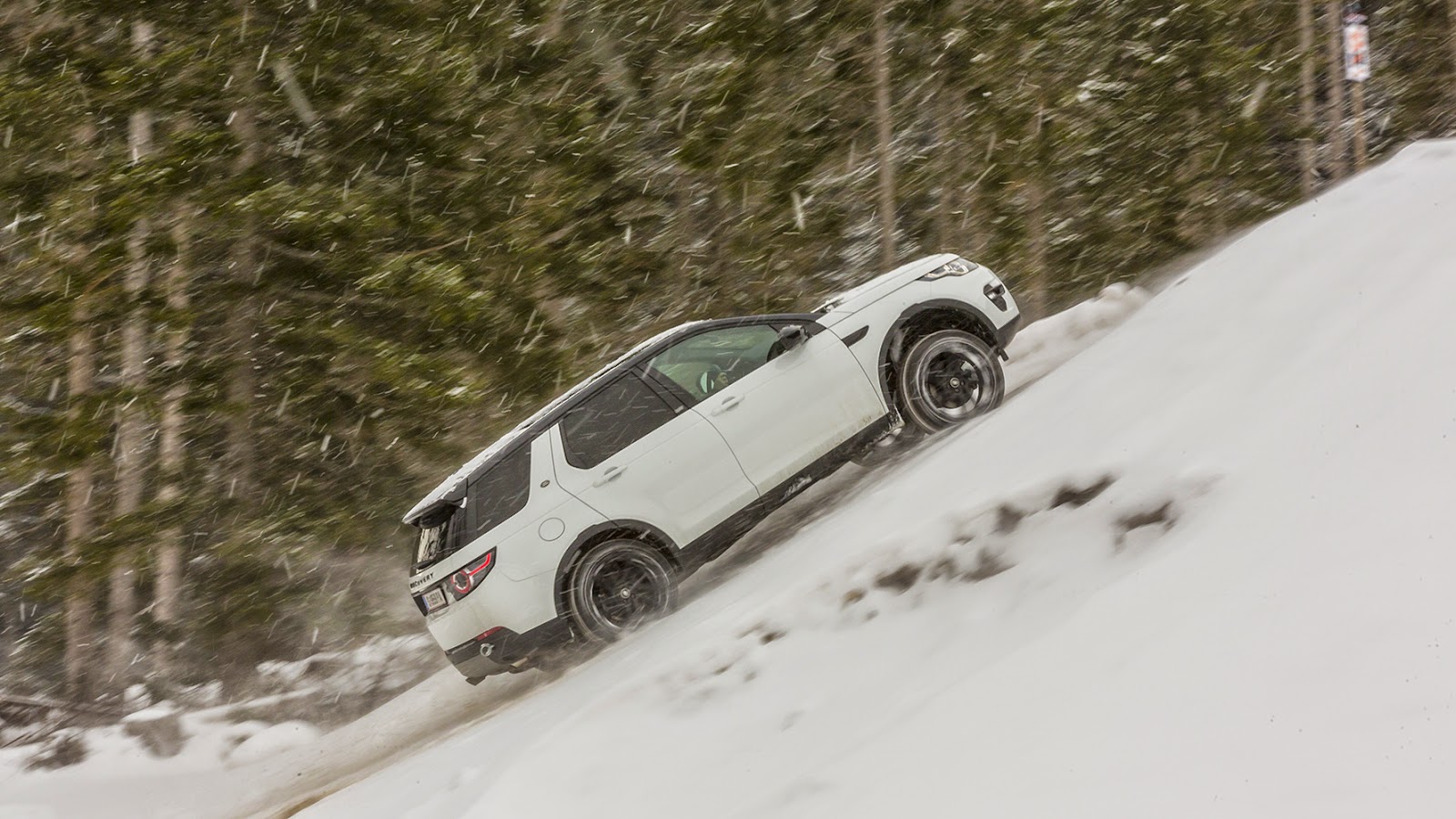 2015 Land Rover Discovery Sport | Photo © Land Rover Österreich/Alexander Seger