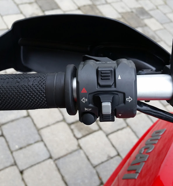 2015 Ducati Hyperstrada ABS | Photo © Michael Edlinger/autofilou.at