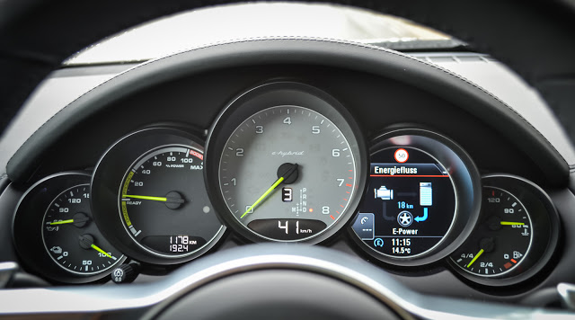 2015 Porsche Cayenne S E-Hybrid | Photo © Gerhard Piringer/autofilou.at
