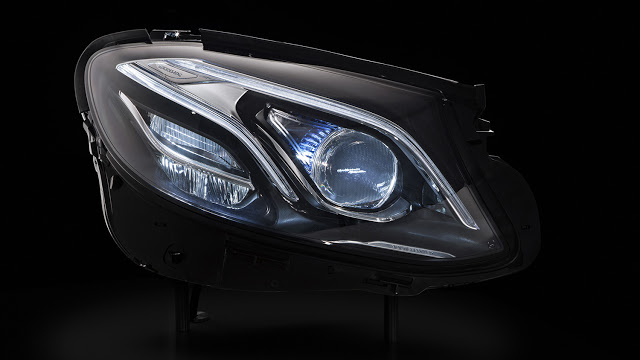 MULTIBEAM-LED-Scheinwerfer der 2016er Mercedes-Benz E-Klasse | Photo © Mercedes-Benz