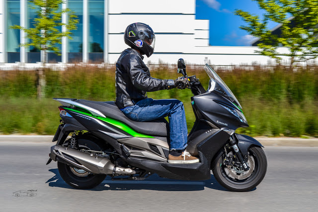 2015 Kawasaki J300 Special Edition | Photo © Gerhard Piringer/autofilou.at