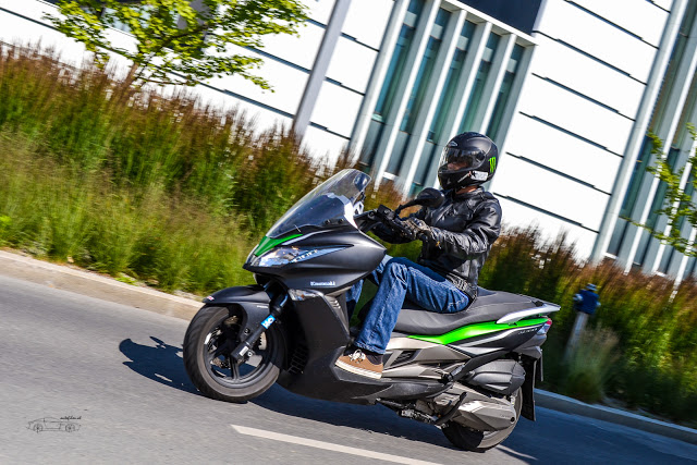 2015 Kawasaki J300 Special Edition | Photo © Gerhard Piringer/autofilou.at