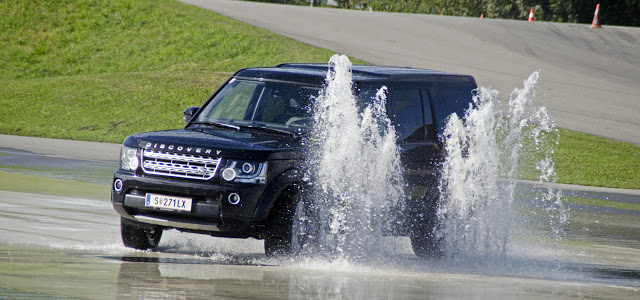 Jaguar Land Rover-Roadshow 2015 | Photo © Tizian Ballweber/autofilou.at