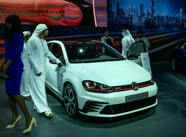 Dubai International Motor Show 2015 | Photo © Michael Schriefl/autofilou.at
