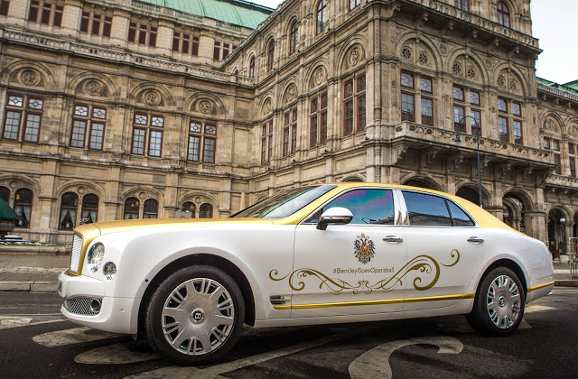 Bentley Mulsanne Wiener Opernball 2016 Gold Chrom Folie Staatsoper