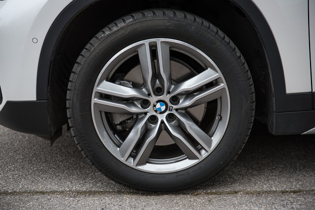 2016 BMW X1 xDrive20d test drive review wheel rad winter tyre