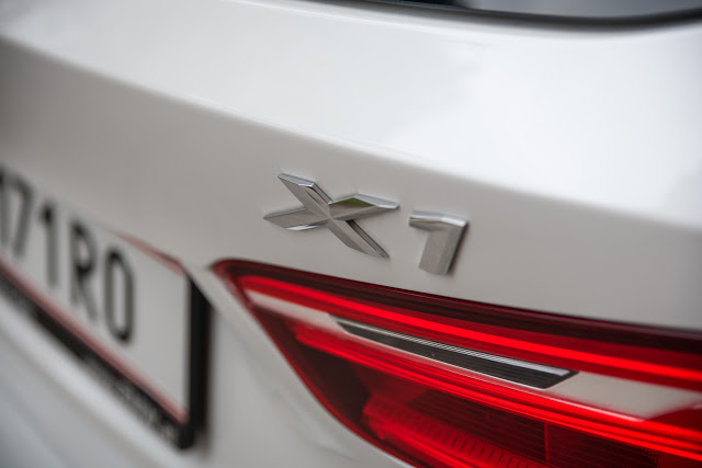 2016 BMW X1 xDrive20d logo batch rear back tail led
