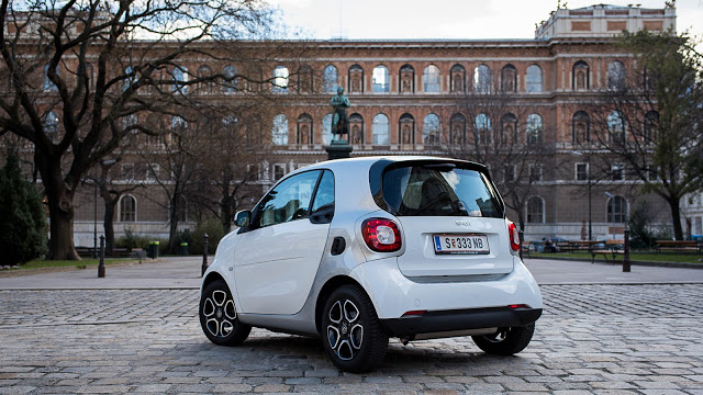 smart fortwo 52 kW passion Twinamic test drive review