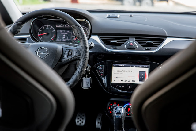 2015 2016 Opel Corsa OPC interieur interior screen monitor