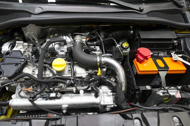 2016 Renault Clio R.S. 16 engine