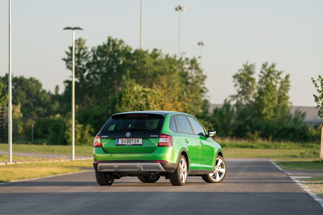 Škoda Rapid Spaceback Sport TDI test review drive green