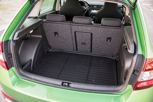 Škoda Rapid Spaceback Sport TDI test review drive green