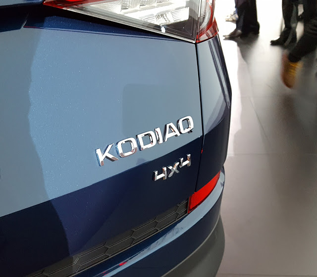 2017 Škoda Kodiaq badge logo 4x4 heck back rear tail