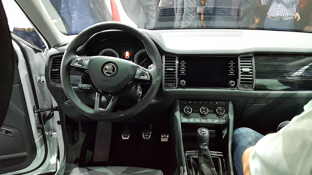 Škoda Kodiaq interieur entertainment navi lenkrad schaltung