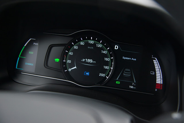Hyundai IONIQ Elektro first test drive review fahrbericht