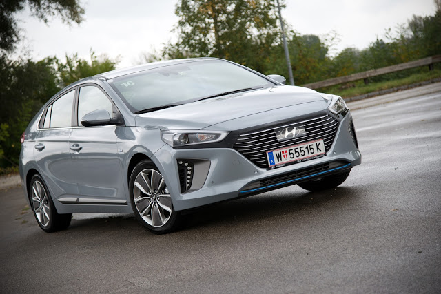 Hyundai IONIQ Hybrid first test drive review fahrbericht