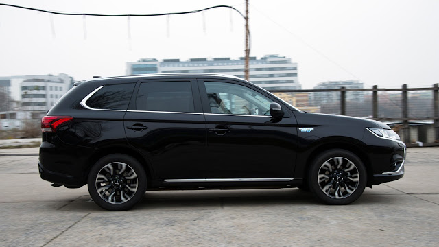 2016 Mitsubishi Outlander PHEV Instyle test review fahrbericht drive