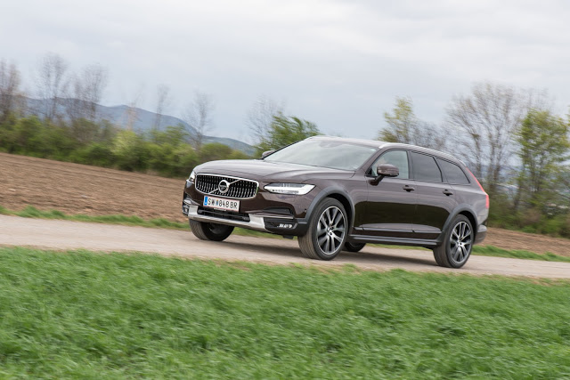 2017 Volvo V90 Cross Country T5 AWD test review