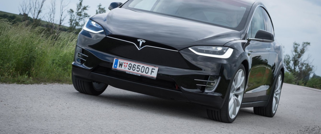 2017-tesla-model-x-90d-autofilou