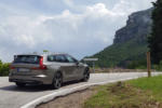 2018 2019 Volvo V60 test drive review D4 T6 wagon station