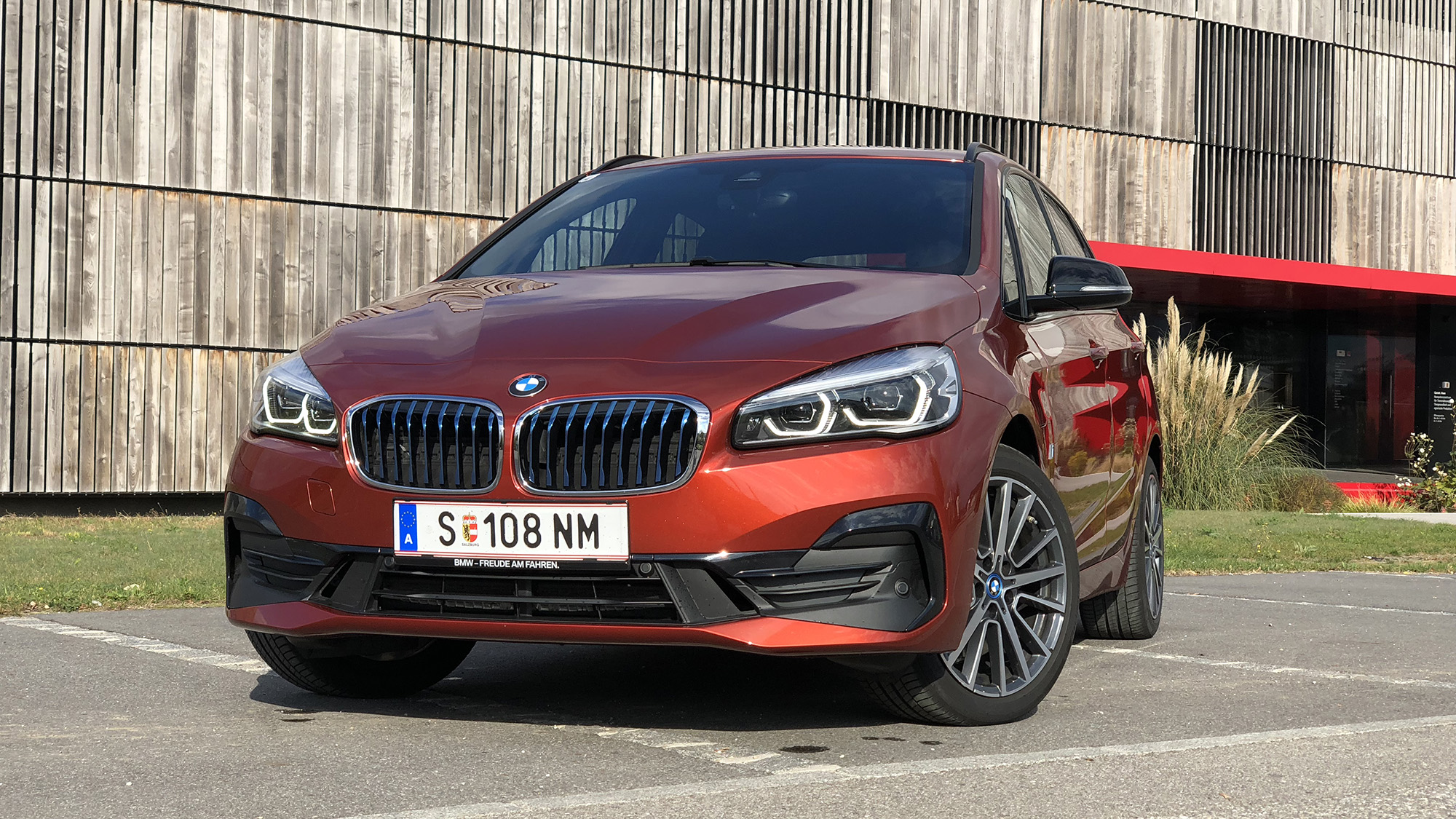 BMW 225xe iPerformance Active Tourer M Sport Steptronic 0316  0218  Technische Daten Bilder Preise  ADAC