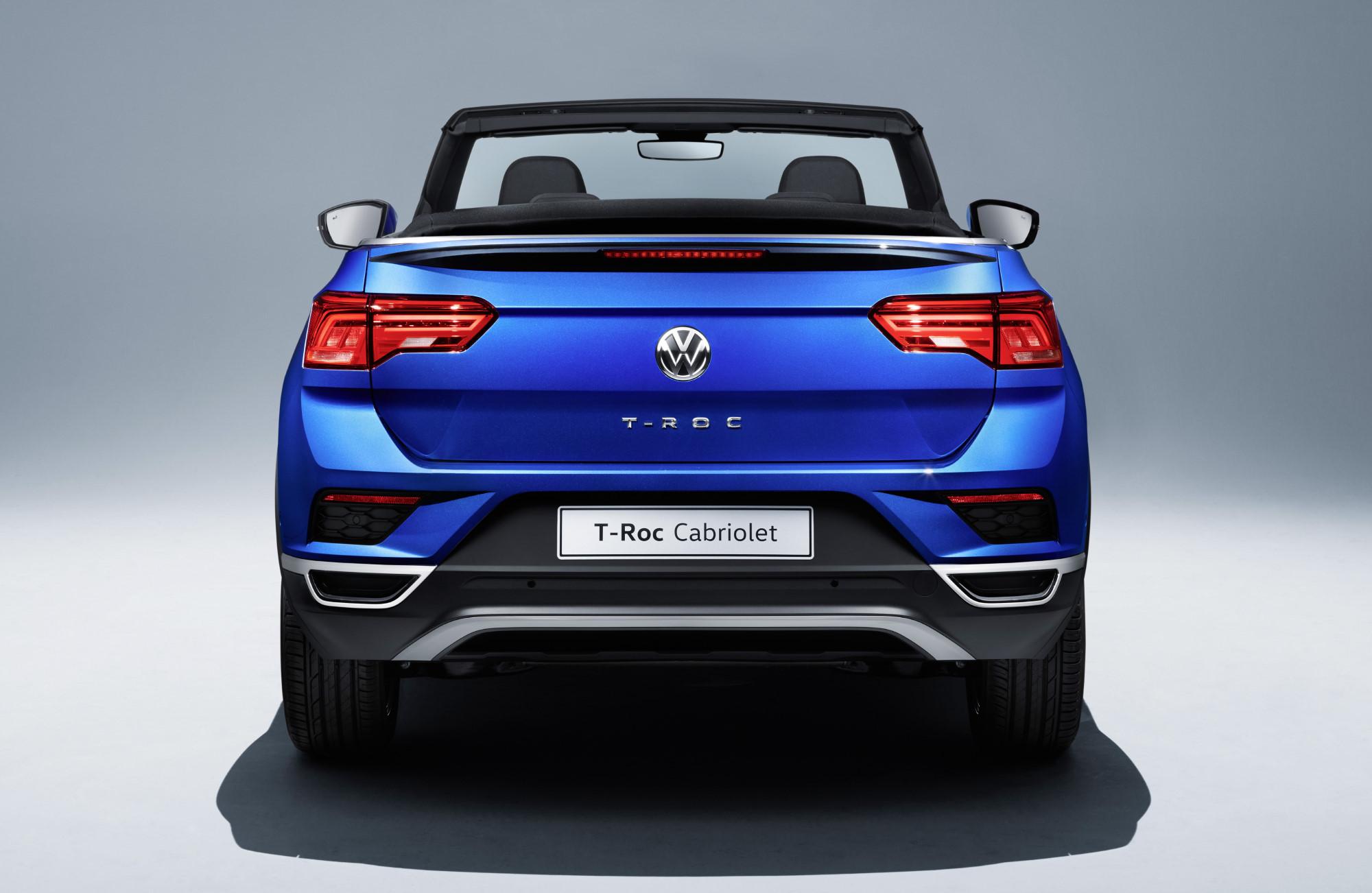 VERGLEICH 2018 VW TRoc vs. 2020 VW TRoc Cabriolet autofilou