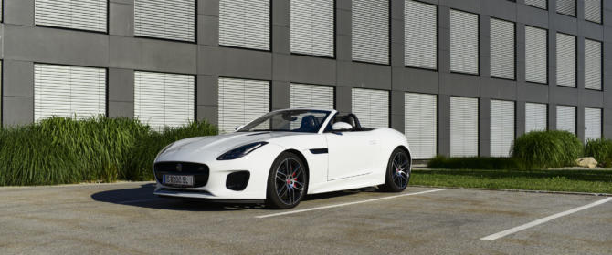 2019 Jaguar F-Type Cabriolet P300 Chequered Flag