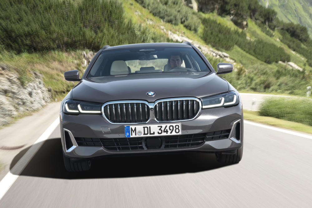 2017 2020 2021 BMW 5 Series 5er Comparison Vergleich Änderungen Neuerungen changes differences