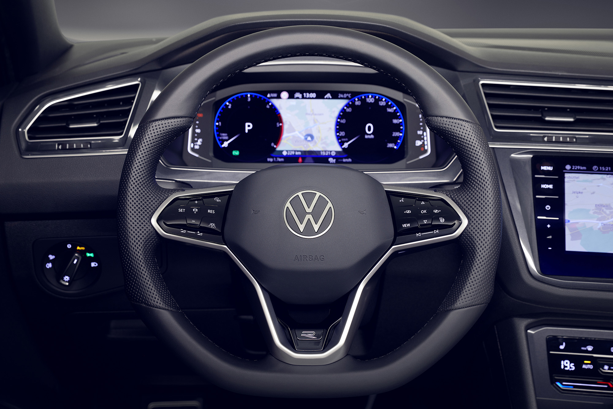 2021 VW Tiguan R-Line R-Design Facelift Interieur Lenkrad Steering Wheel Display Monitor