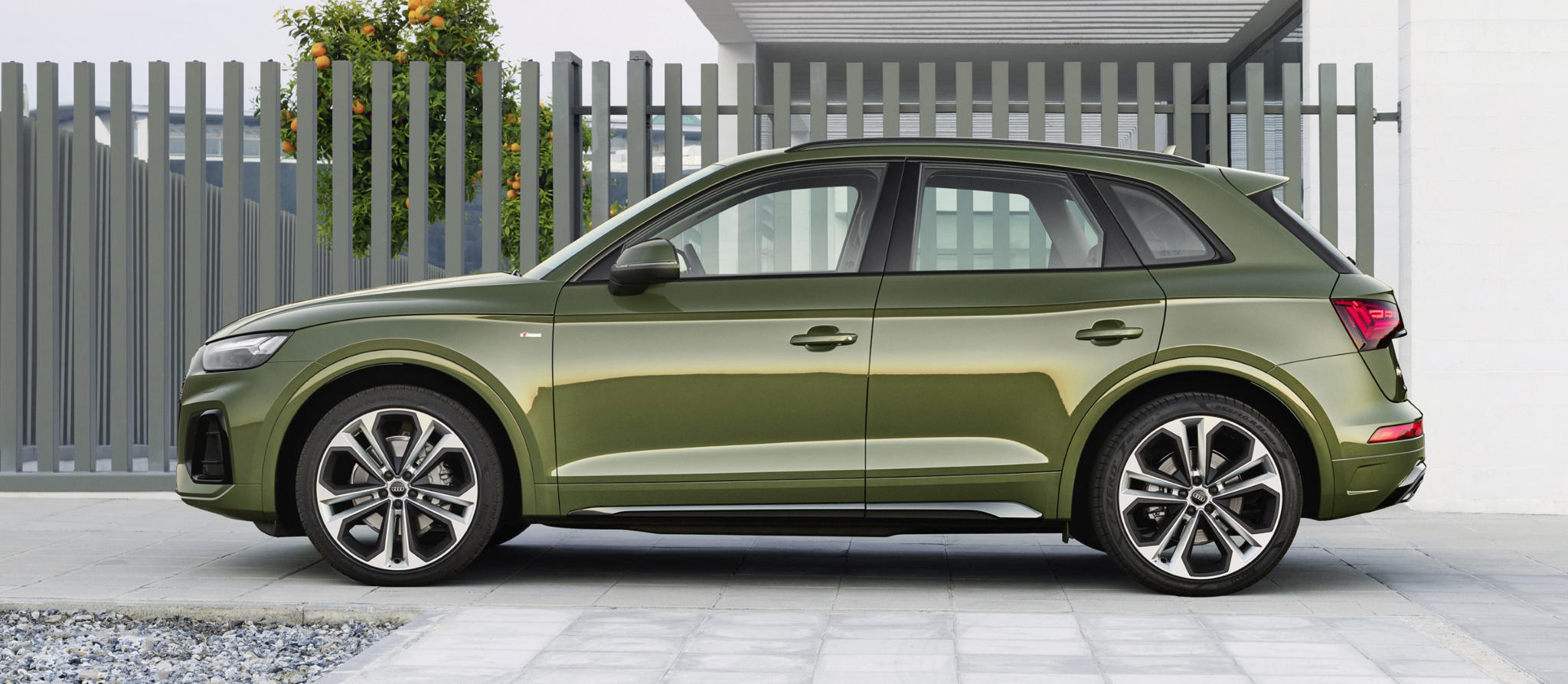 VERGLEICH 2021 Audi Q5 vs. 2021 Audi Q5 Sportback autofilou