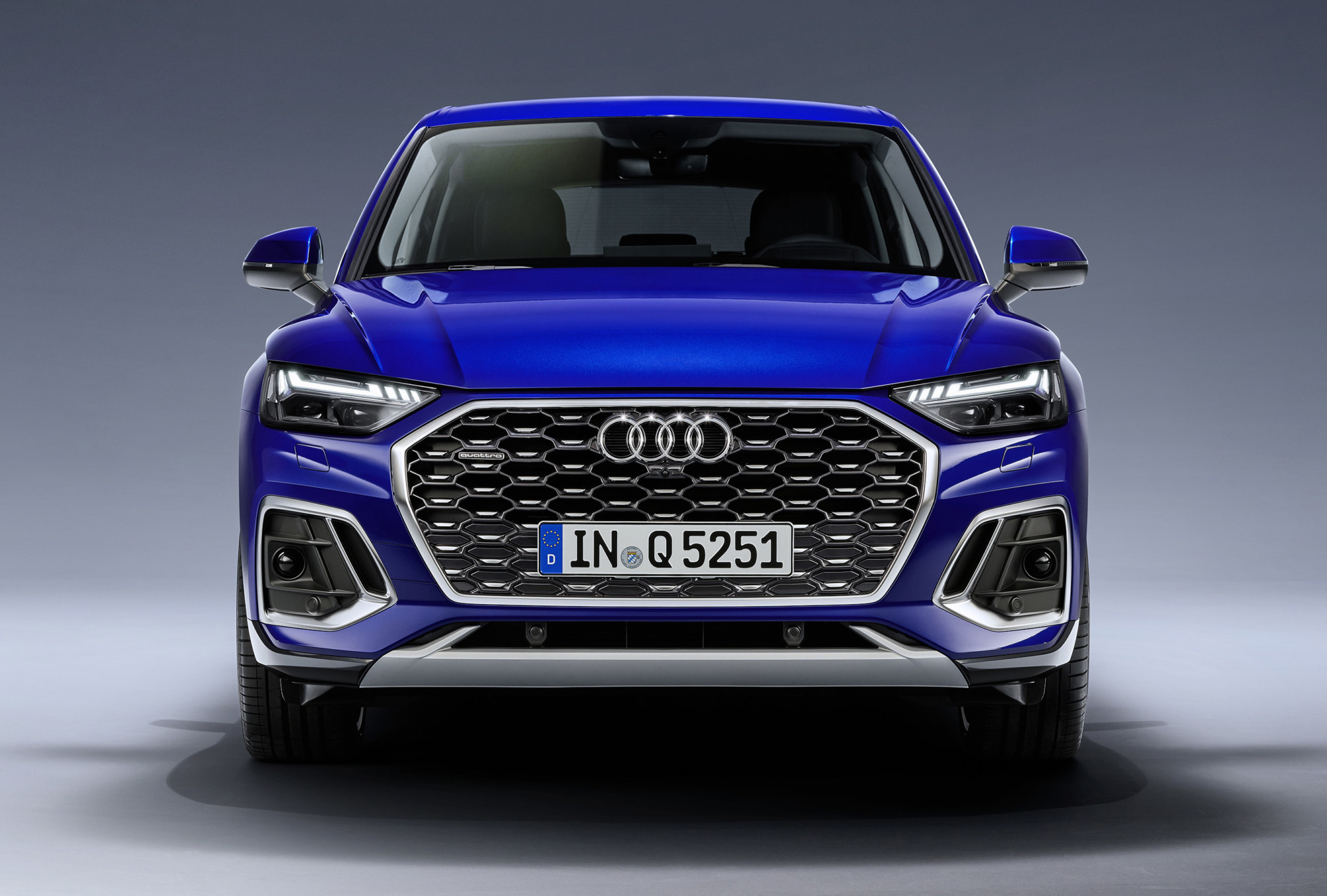 VERGLEICH 2021 Audi Q5 vs. 2021 Audi Q5 Sportback autofilou