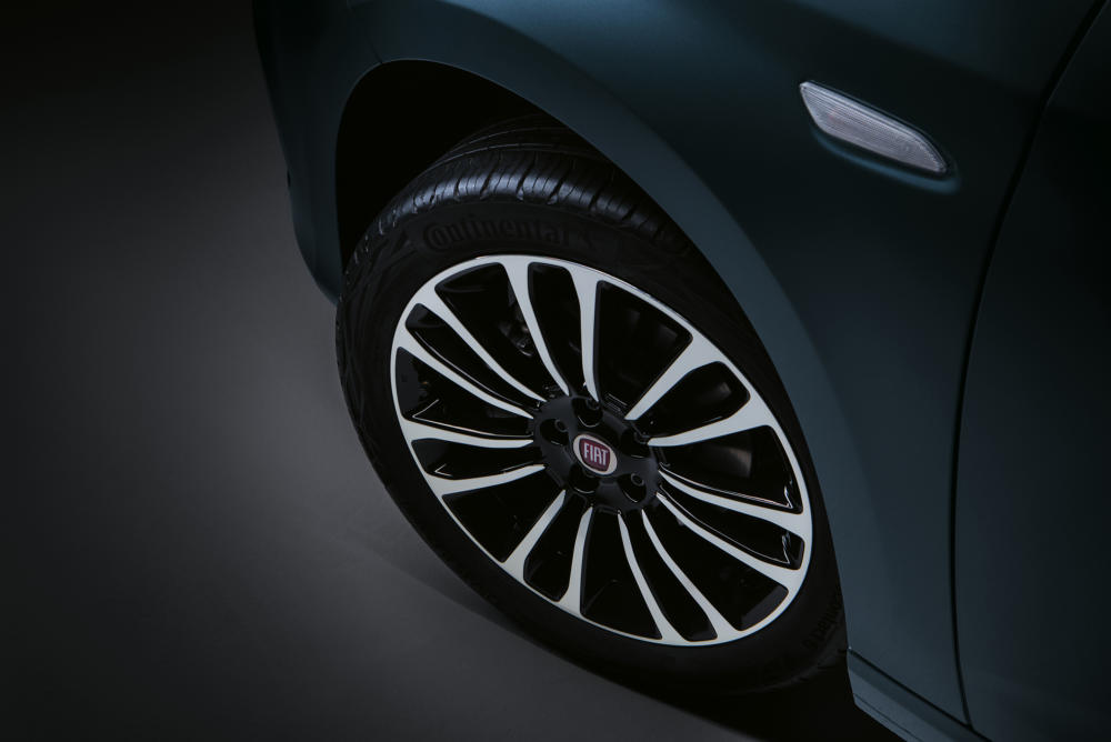 2021 Fiat Tipo Life vs. Cross Vergleich Unterschiede Comparison Difference Wheels Rims Felgen