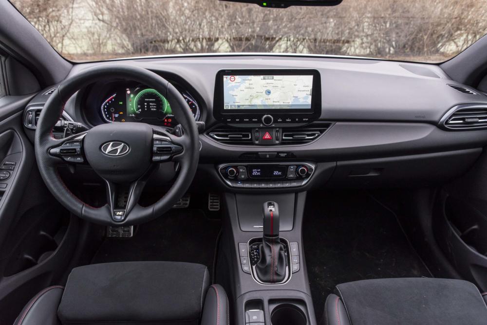 Hyundai i30 Fastback Cockpit