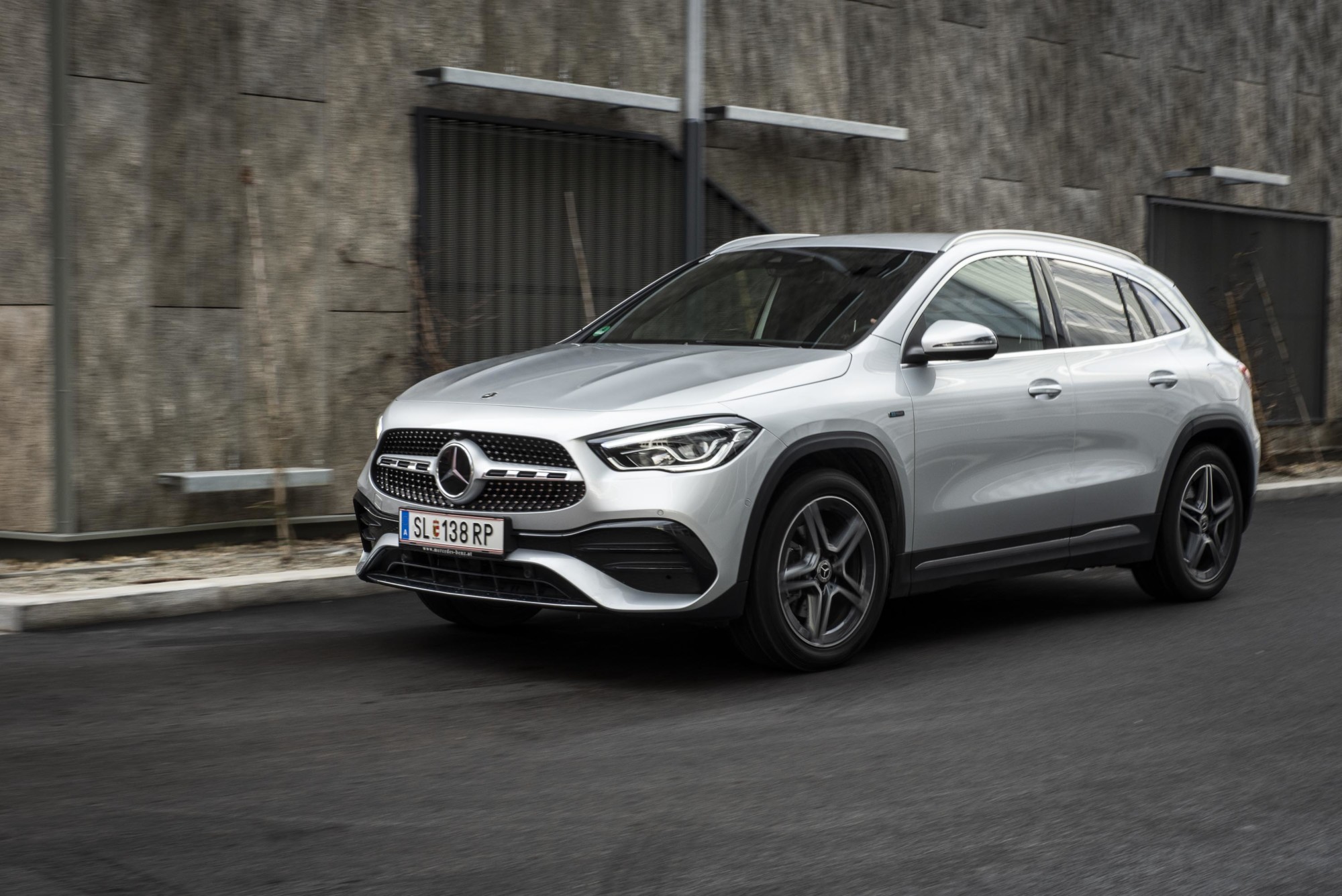 Das PHEVSUV MercedesBenz GLA 250 e im Test. autofilou