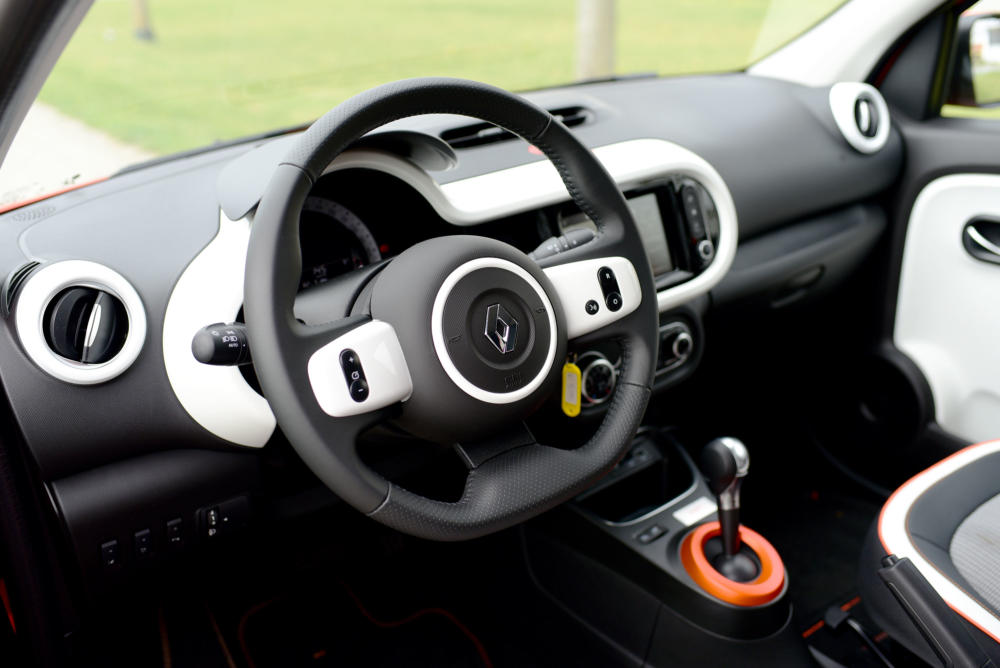 Renault Twingo Electric Vibes Test Review Fahrbericht Orange
