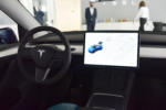 2022 Tesla Model Y Lenkrad Monitor Fahrer Sitz Bedienung Steuerung