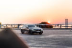 2021 BMW 545e xDrive im Sonnenuntergang