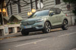 2021 Volvo XC40 Recharge Pure Electric Twin Pro test review fahrbericht sage green grün Elektro