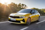 2022 Opel Astra Test Drive Review Fahrbericht Gold Gelb