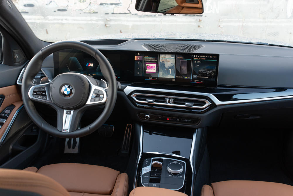 2023 BMW M340i Cockpit
