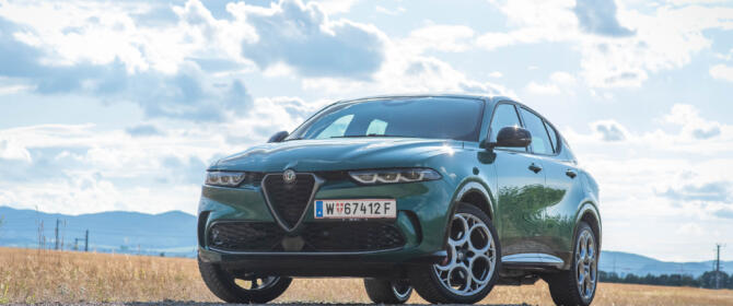2023 Alfa Romeo Tonale PHEV von vorne