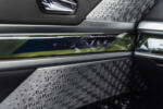 2024 BMW i7 M70 xDrive review test drive fahrbericht copper two tone lackierung zweifarb luxus 8k cinema monitor rear seat