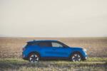 2025 Ford Explorer vor einem Feld