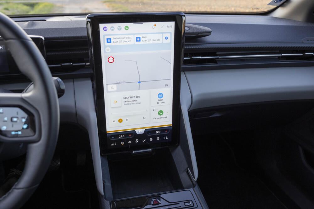 2025 Ford Explorer Mitteldisplay offen