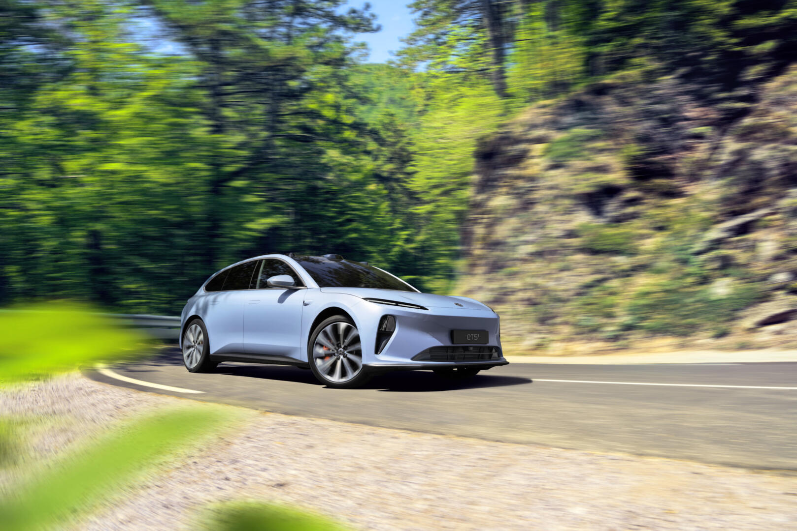 2024 NIO ET5 Touring Kombi blau blue hellblau