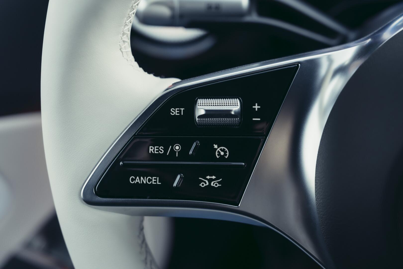 2026 Mercedes-Benz CLA 220 4MATIC Hybrid Patagonia Red rot test drive review fahrbericht