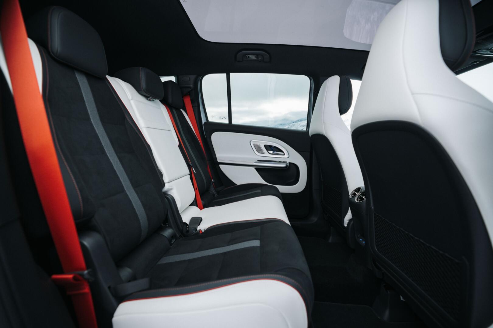 2026 Mercedes-Benz Hybrid Erstkontakt Sitzprobe Platzangebot Hightech Silber