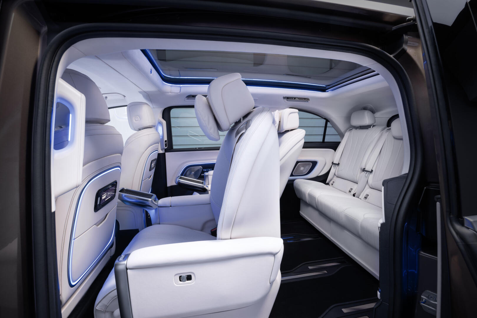 Mercedes-Benz VLE elektrischer Van 2026 2027 700 km Reichweite EQV luxus komfort 8k monitor